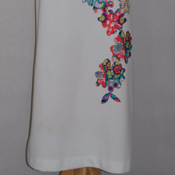 Handmade Floral Dress - Picture 11 of 16